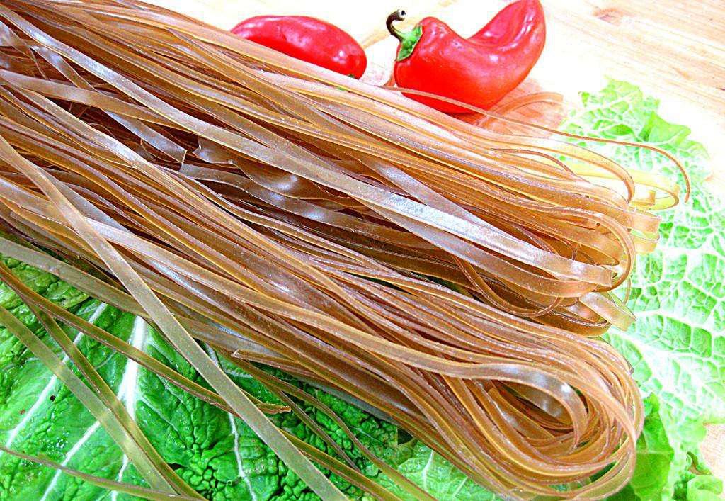 红薯粉皮和木薯粉皮有什么区别,红薯粉皮怎样吃起来有韧性