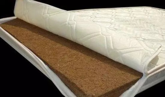 真可怕！天天亲密的东西，却是导致睡眠不佳的罪魁祸首