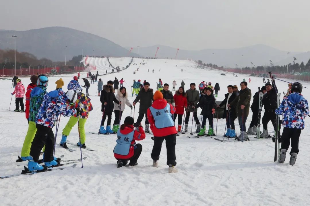 济南卧虎山滑雪场门票多少钱,济南滑雪场滑雪攻略
