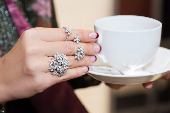 三亚梵克雅宝精品店详细地址,梵克雅宝精品店回收