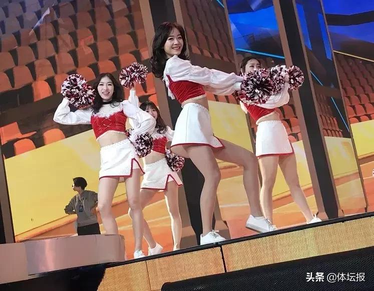 最红啦啦队曾登上春晚舞台,最红啦啦队上春晚