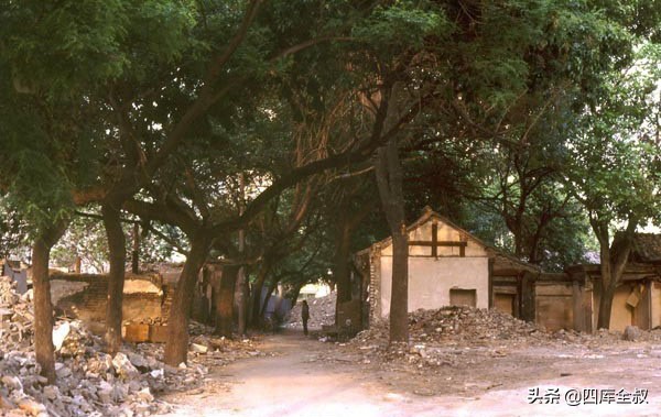 北京市崇文区花市大街上堂子胡同,北京80年代老楼拆迁吗