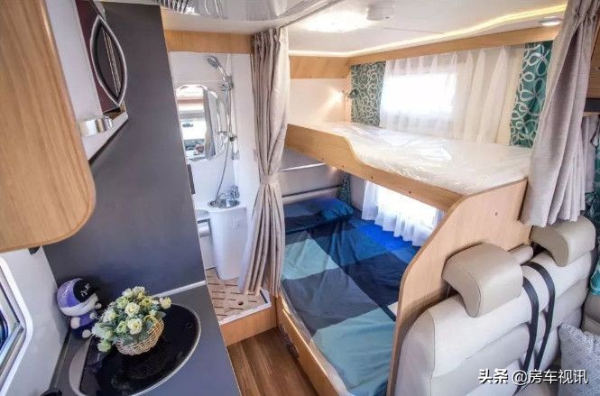 没有额头的皮卡房车,没有额头的背驮房车