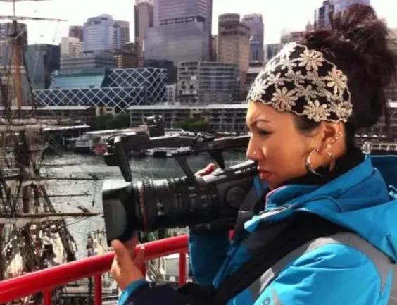 17岁被侵犯，34岁成*鸨老**，37岁拍片拿大奖，好绝一女的