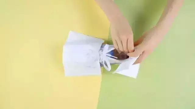 白色鞋底边发黄怎样才能洗白,鞋底边发黄严重怎么快速变白色