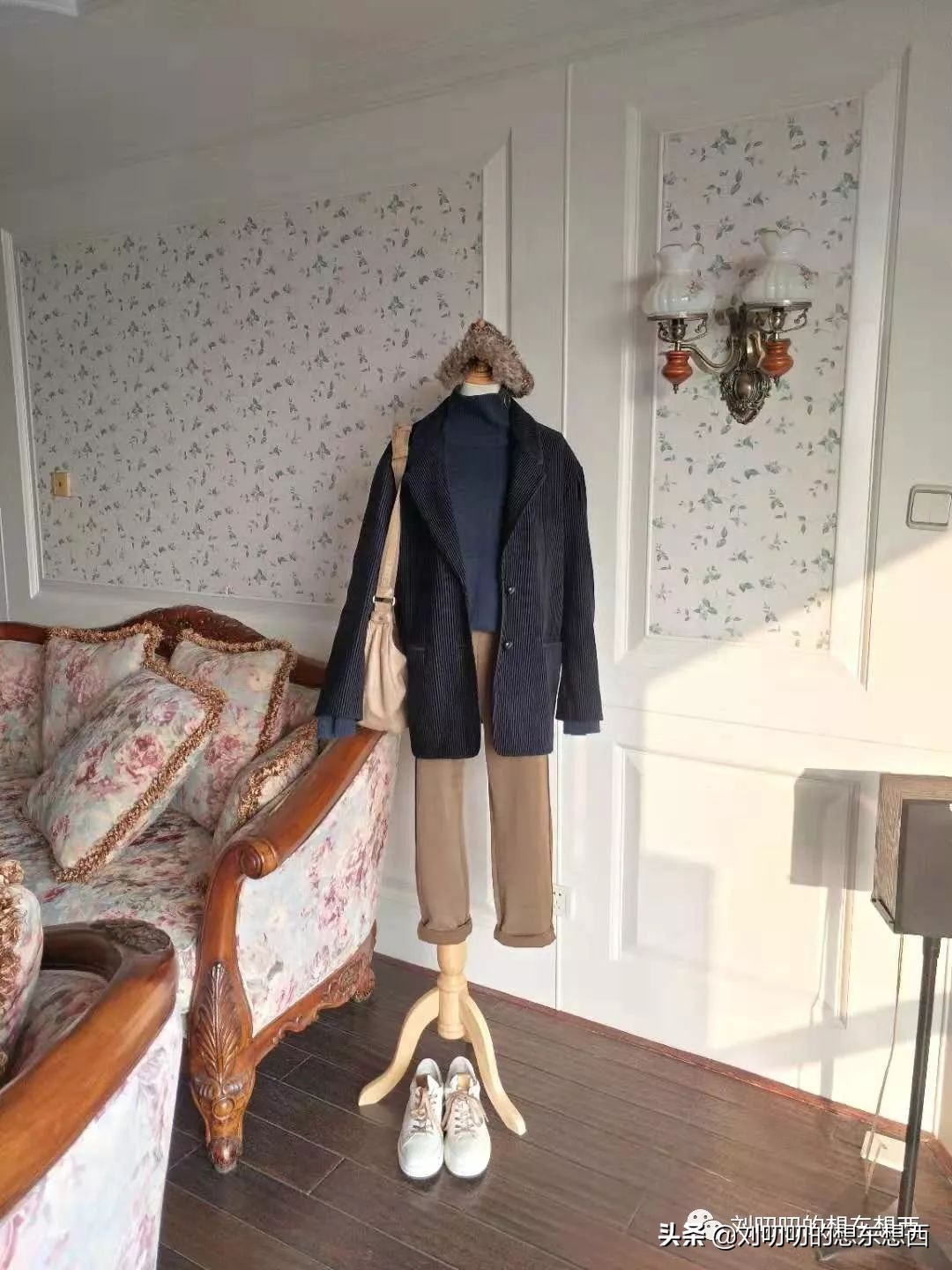 带帽子绿羊绒衫搭配什么外套,休闲装搭配冬款