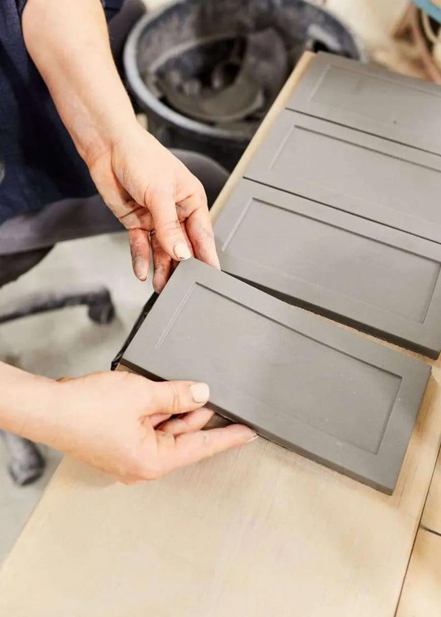 4平米卫生间瓷砖600*1200直贴效果,卫生间400*800深灰色瓷砖腰线效果