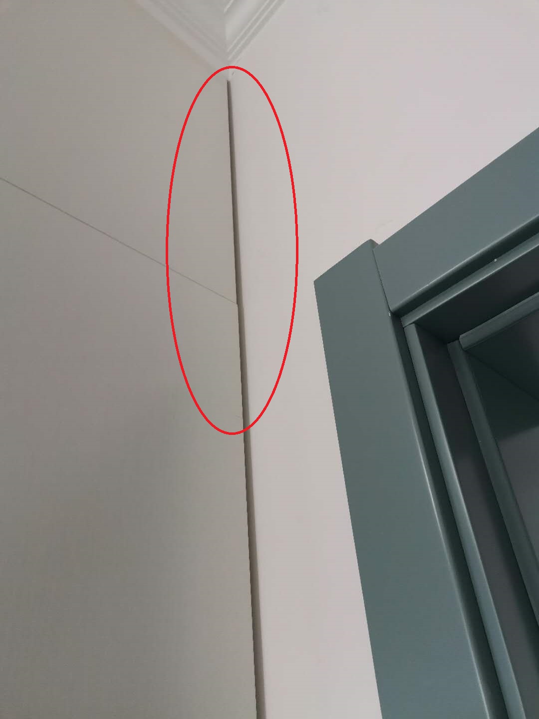 墙面和衣柜接缝处怎么处理,装修衣柜和墙面有缝隙怎么办