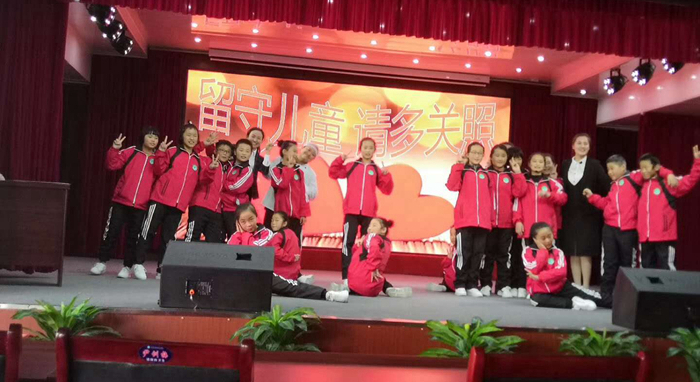 让校园充满欢声笑语,让校园充满阳光