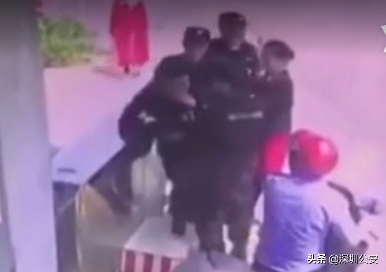 拘了！上班路上遇*狼色**袭胸，女孩这么做送他进拘留所！