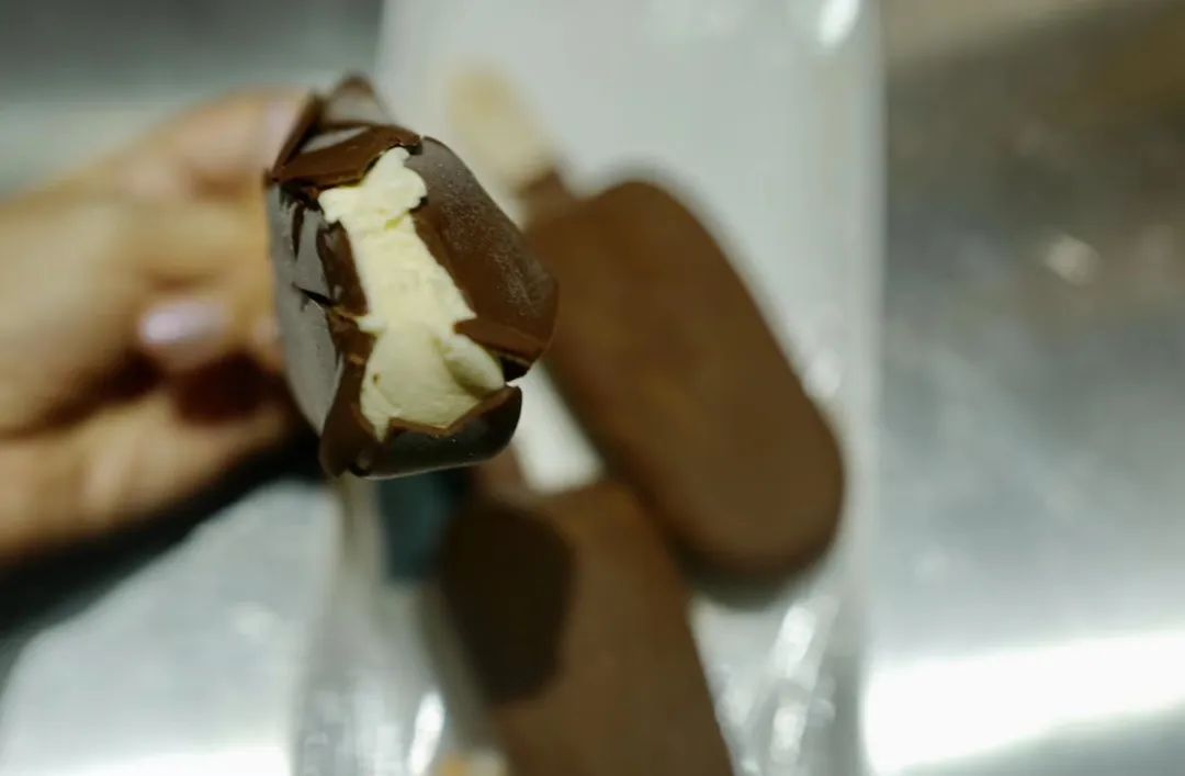 万人定闹钟早起云约早饭，为了去世界各地摆摊卖小吃做准备