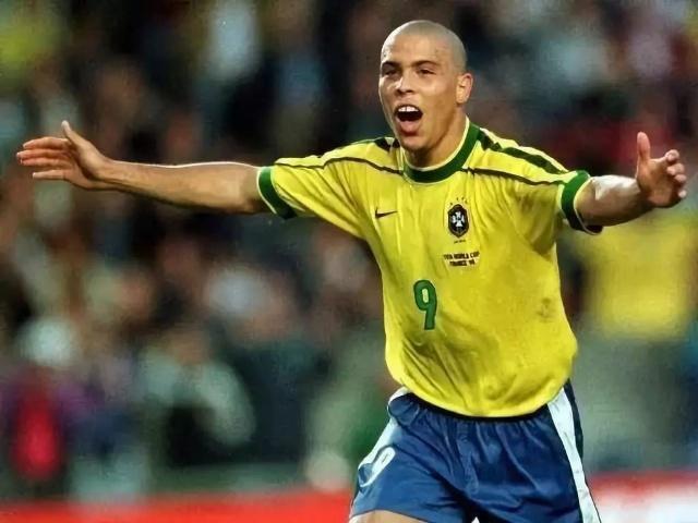 于汉超踢足球,于汉超打申花视频