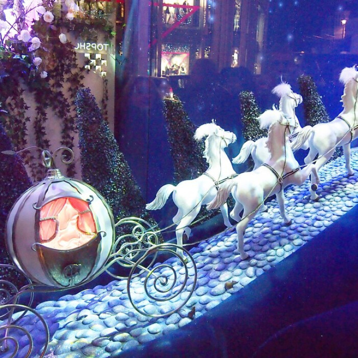 画南瓜马车简笔画,南瓜马车绘画