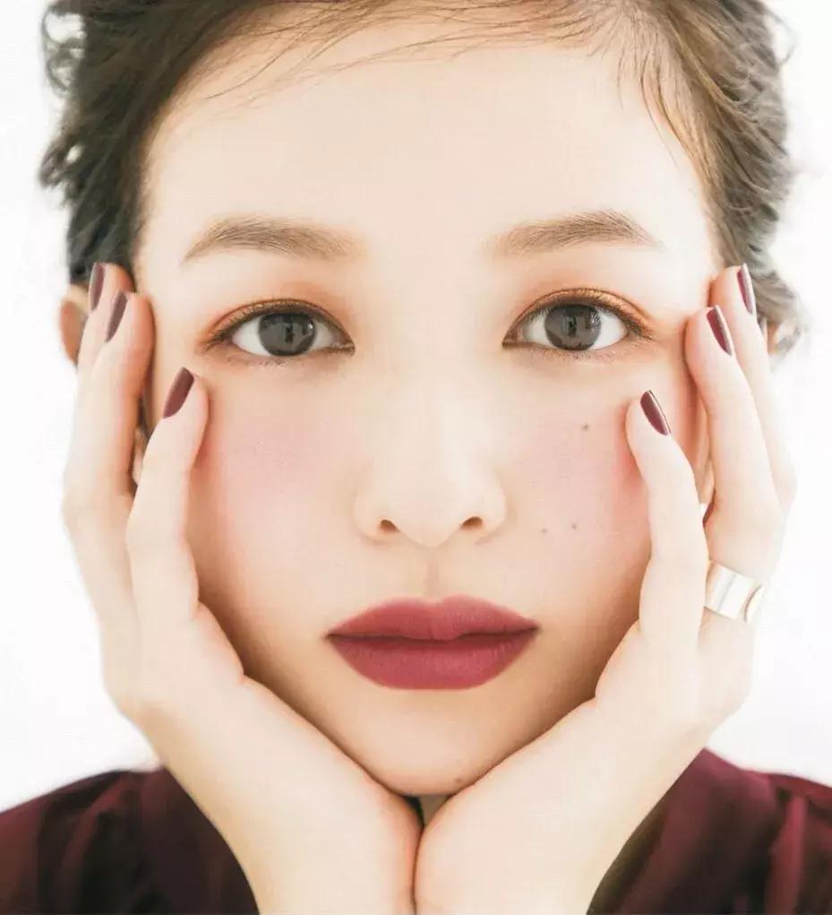 阿玛尼黄皮适合的口红唇釉,阿玛尼红管唇釉口红