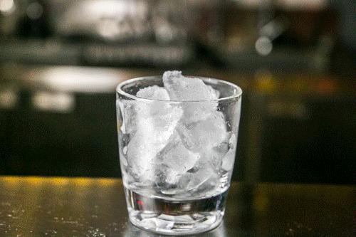 写字楼里的观景酒馆,写字楼里面的酒馆