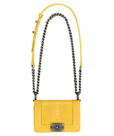 珍珠鱼鱼皮磨皮方法,珍珠鱼皮的颜色是染色还是天然