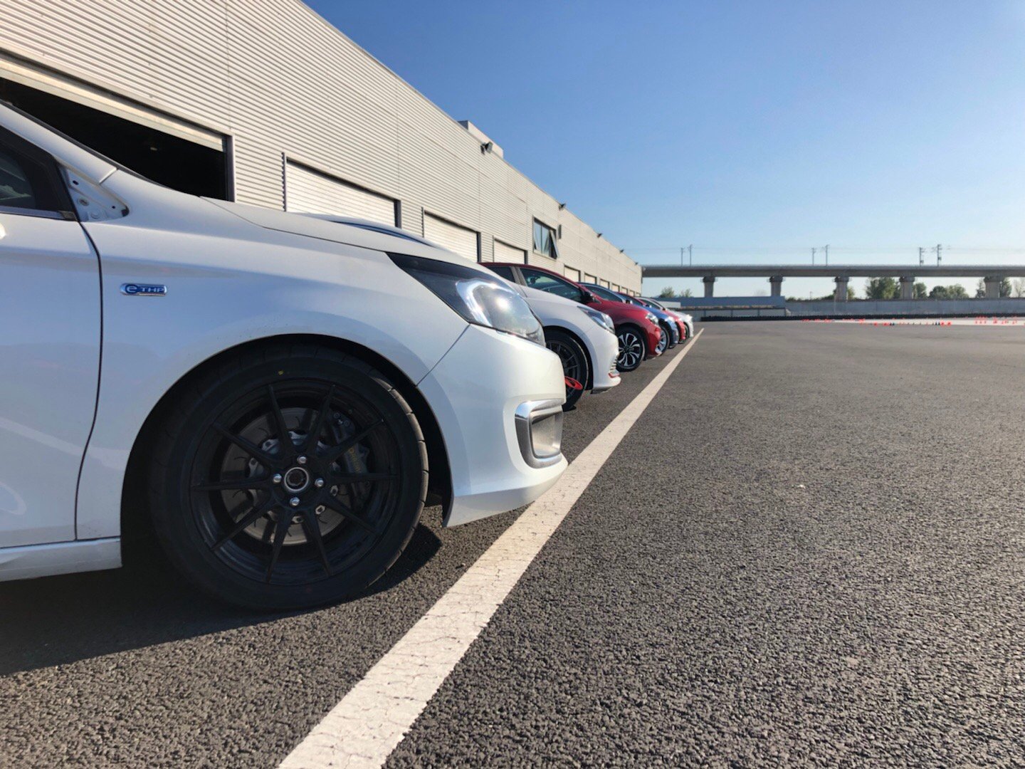 安全驾驶的9条习惯,在路上开车怎么保持直线行驶