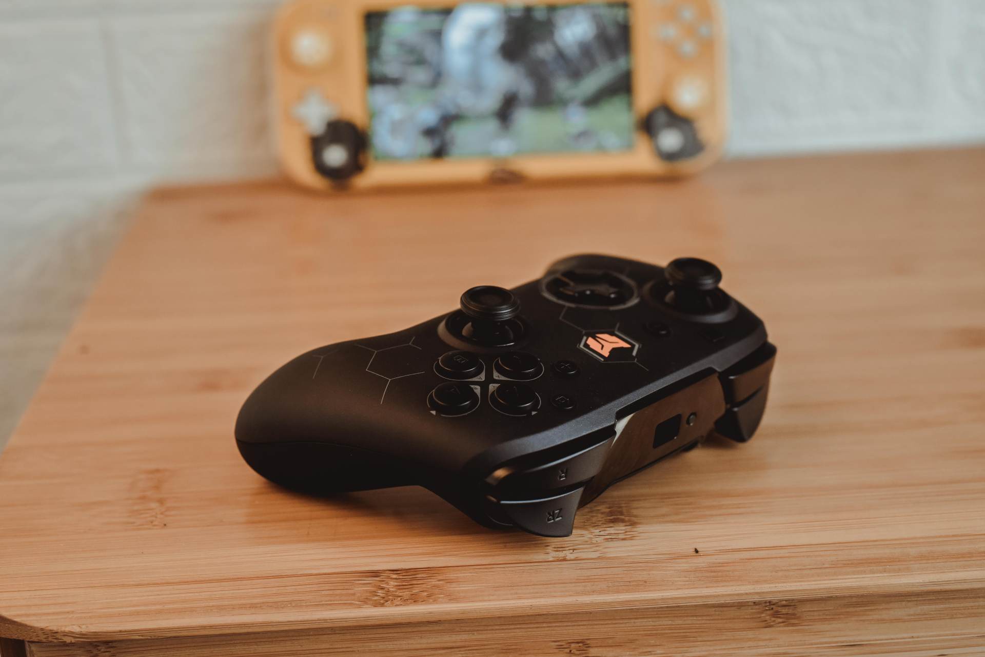 从新手到物理开挂,宏录制+6轴陀螺仪,BIGBIGWON游戏手柄体验