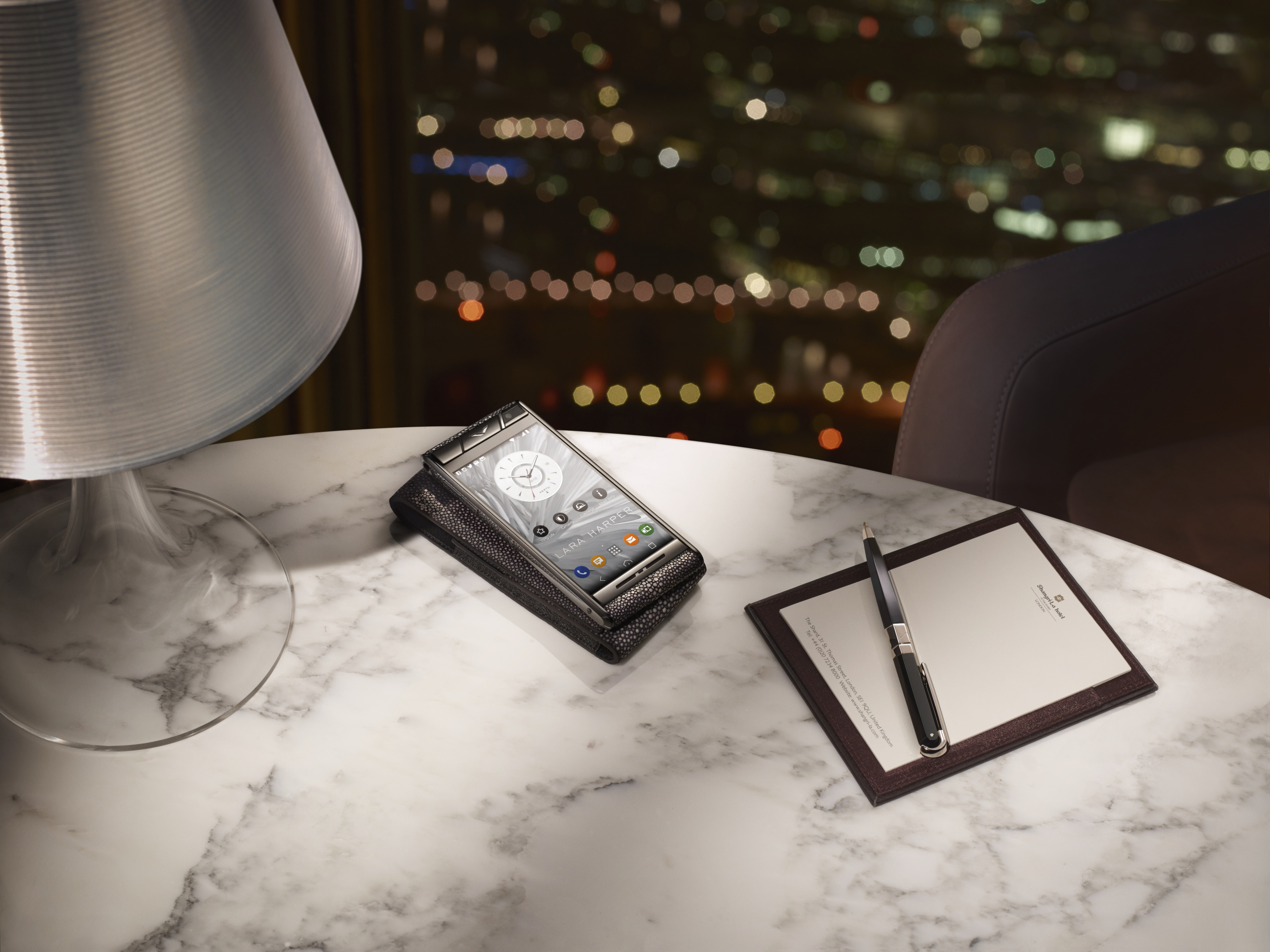 珍珠鱼鱼皮磨皮方法,珍珠鱼皮的颜色是染色还是天然