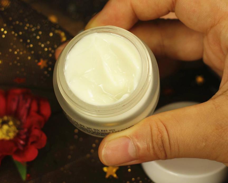 眼部皱纹很多用哪款眼霜好,眼部皱纹深用哪款眼霜好一些