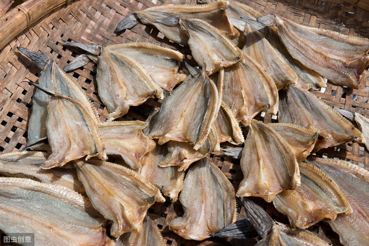 生活在海边的人只能用海鲜充饥,品尝大海的味道纯天然海鲜食材