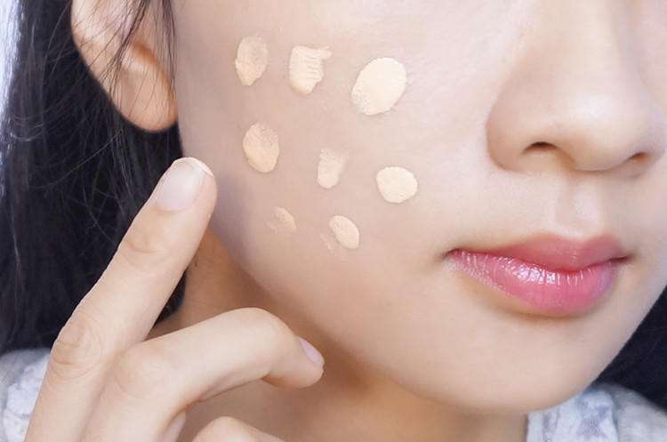 化妆步骤先遮瑕还是先bb霜,化妆步骤初学者适合粉底还是bb霜