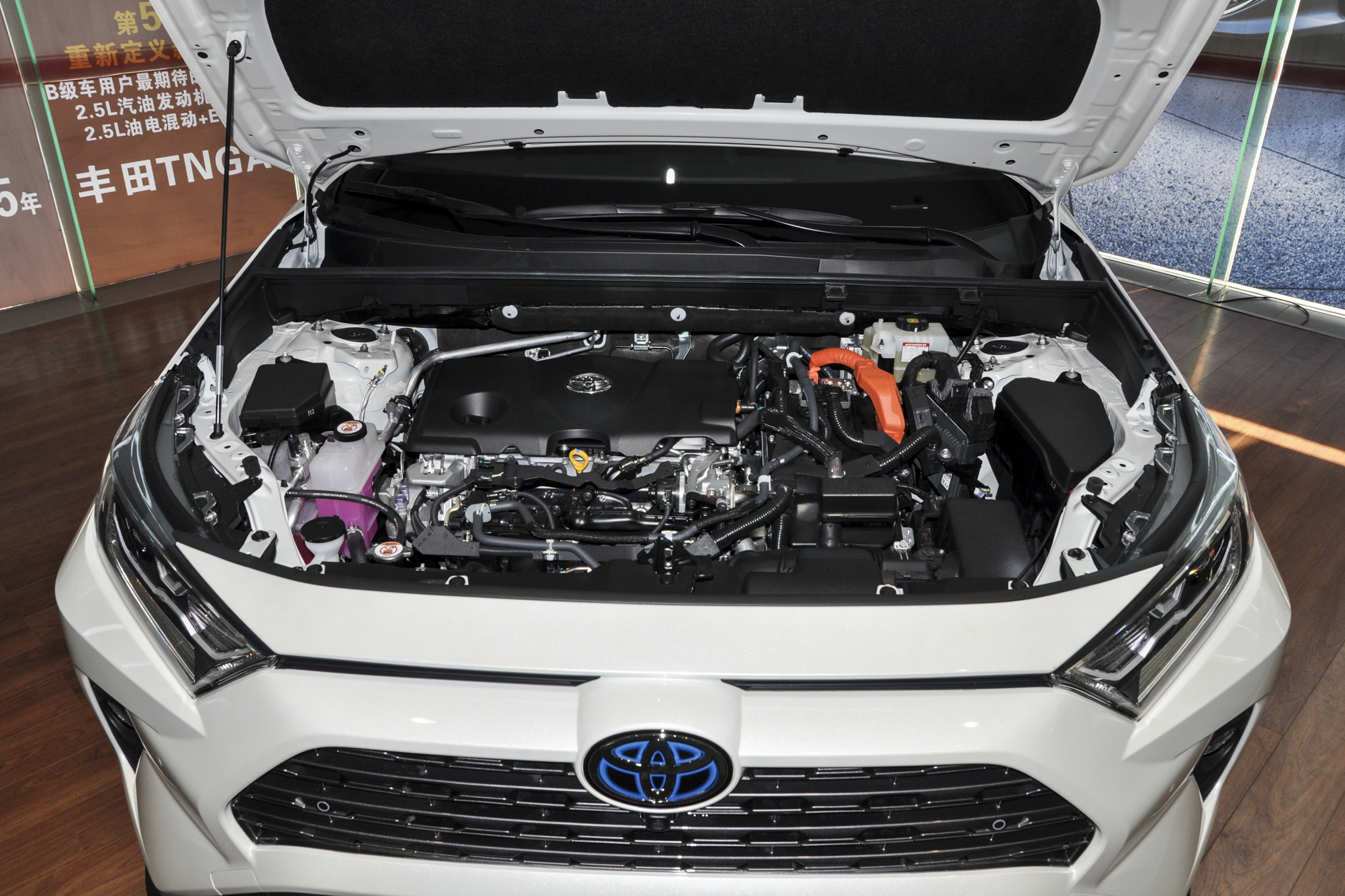 rav4荣放双擎详细测评,2022款rav4荣放2.0lcvt两驱尊贵版