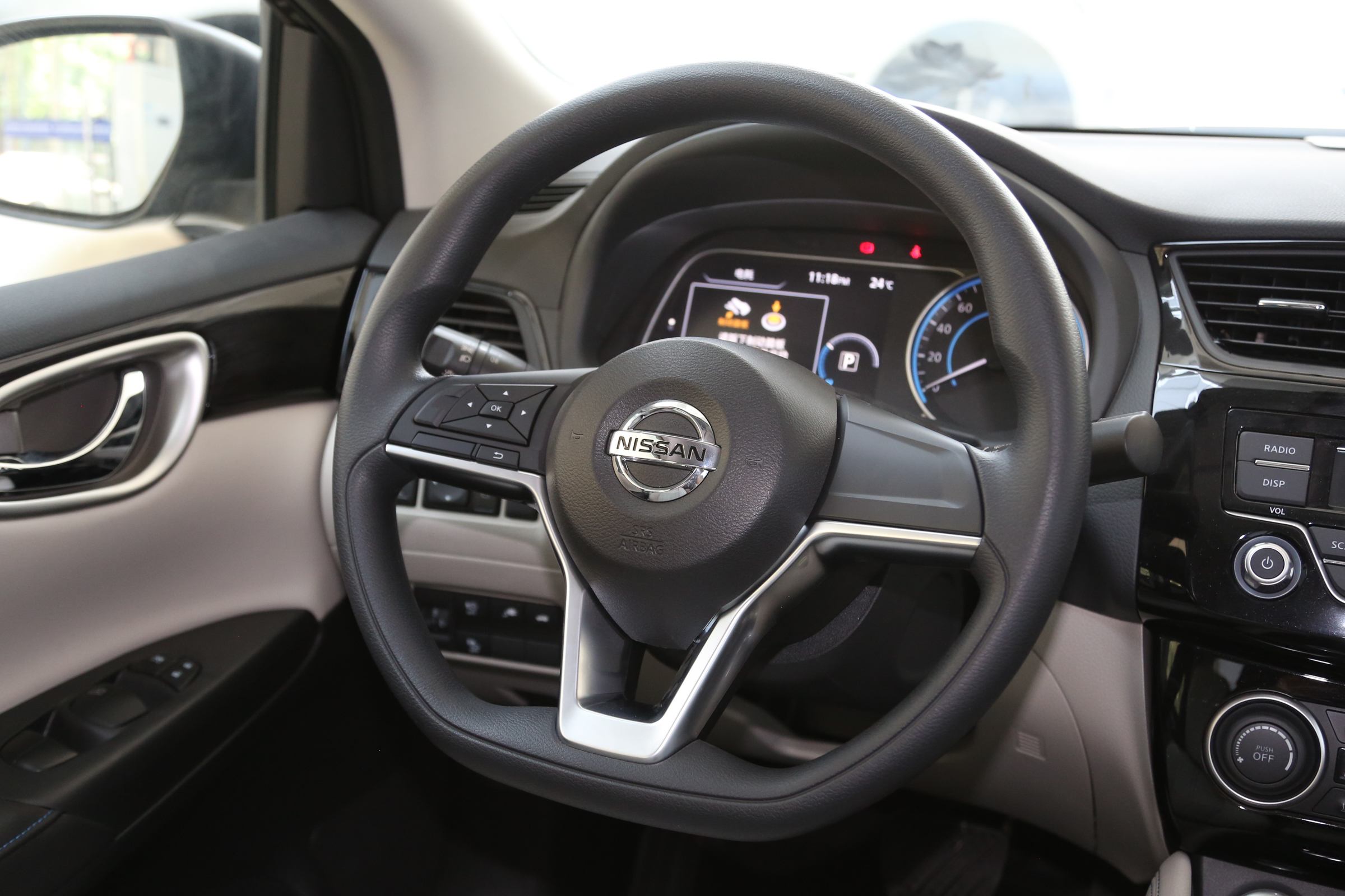 轩逸操控,18款日产轩逸纯电怎么样