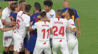 梅西被恶意铲球,梅西被恶意飞铲佩佩反击