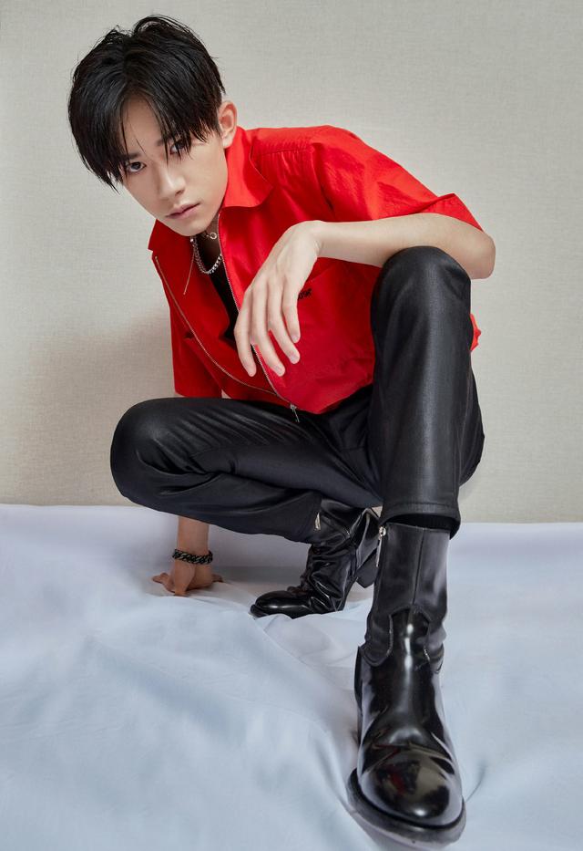 jimmychoo经典公主鞋,jimmychoo这款高跟鞋很仙很美