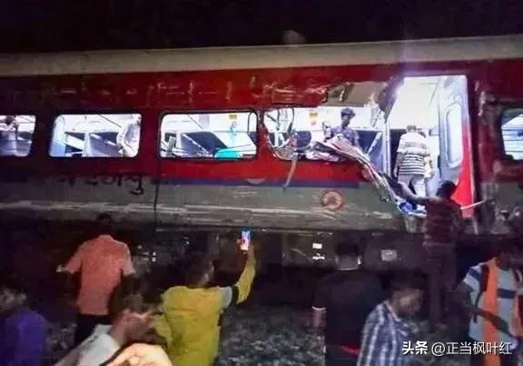 火车被撞的视频,中国最大火车相撞事故