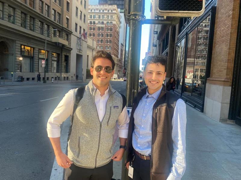 库克穿杰尼亚逛北京三里屯,库克穿杰尼亚鞋