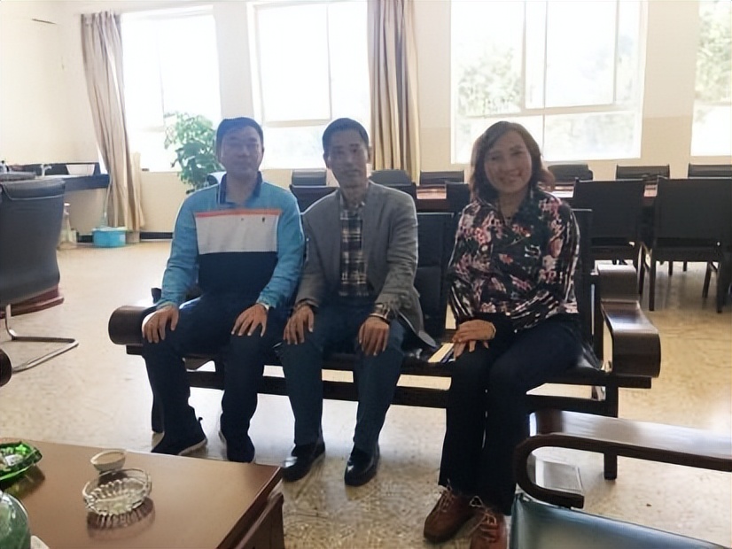 铁 路 情 缘 作者：铁二代 卢州