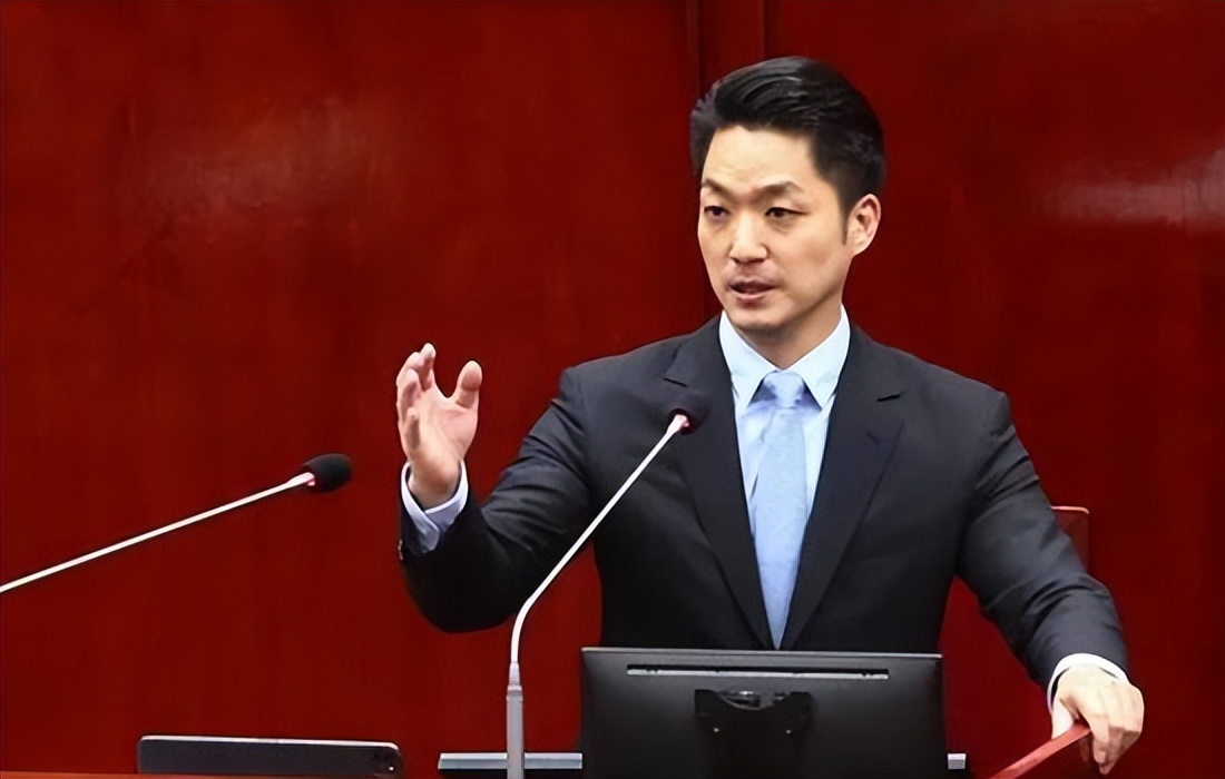 蒋介石曾孙抵达上海出席“双城论坛”，参观后坦言：印象非常深刻