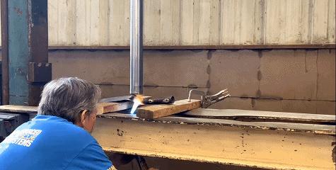 有多少老外买铁锹回家是为了当吉他弹？