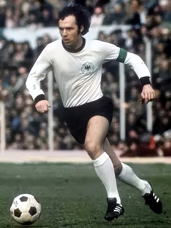 前锋中场后卫门将的绝代双骄,门将后卫中场前锋