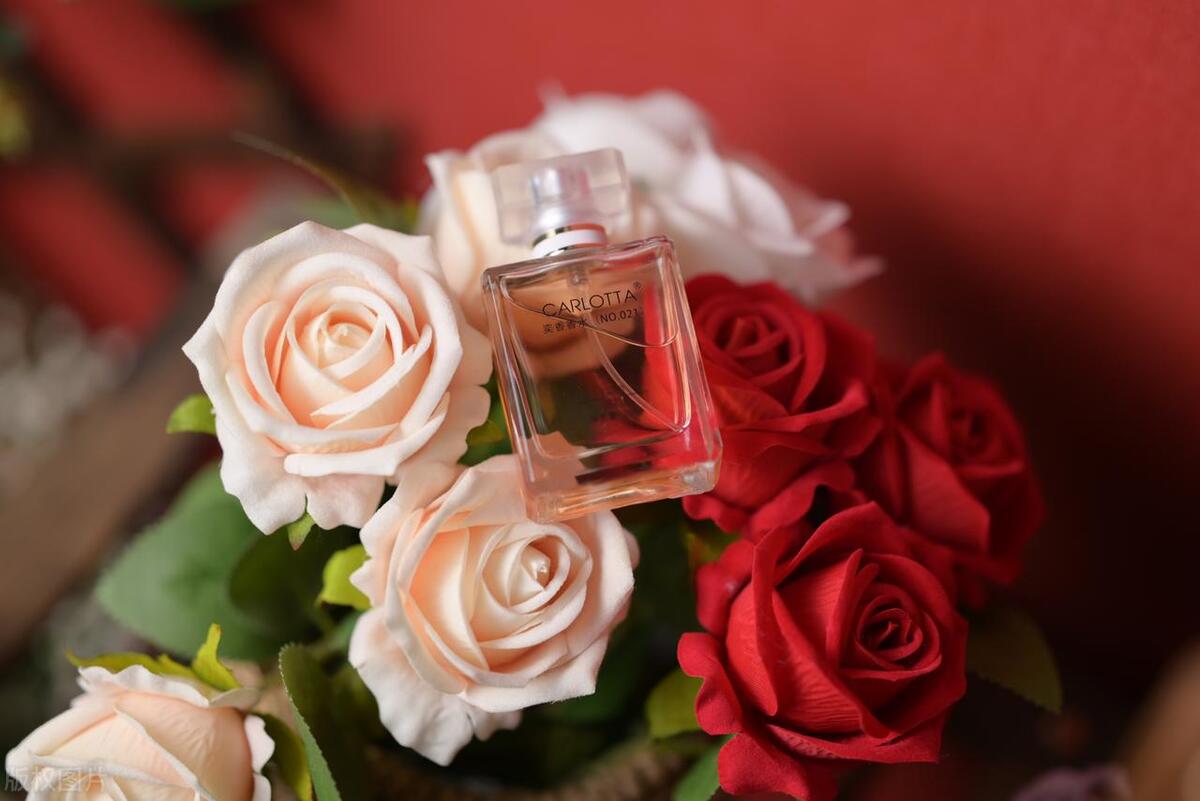 蓝风铃味的香水推荐,蓝风铃香水哪个气味好闻