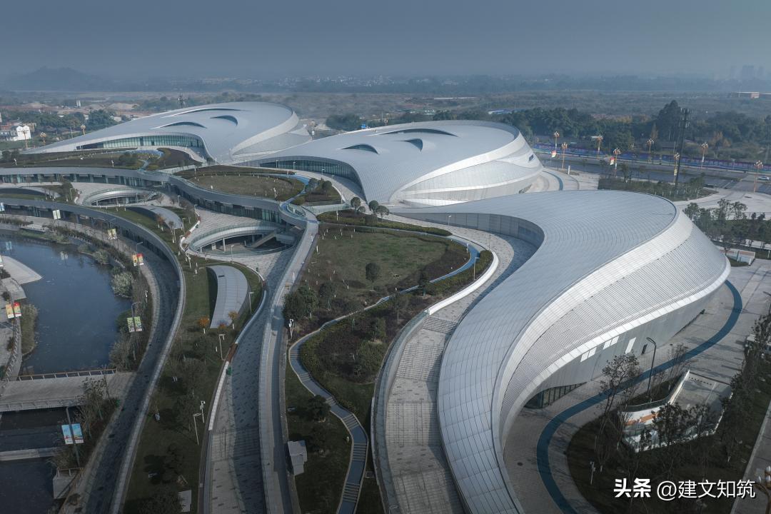 重庆龙兴体育场足球场,成都龙兴足球场