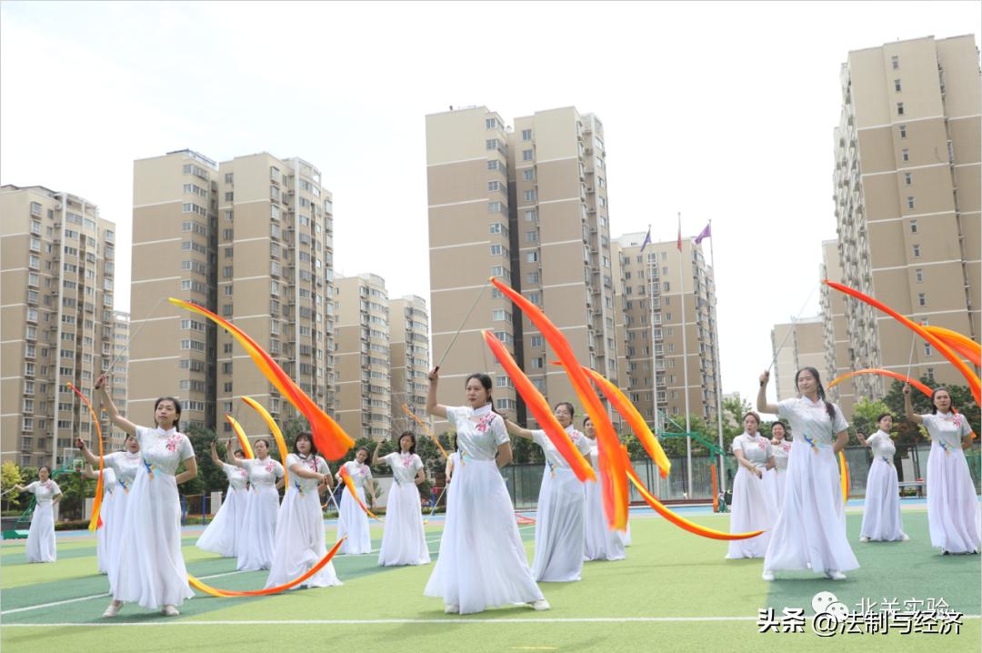 幼儿园亲子足球游戏,河南省实验幼儿园亲子活动