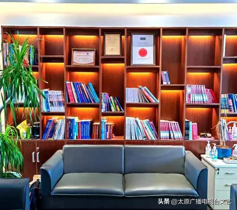 上海博雅高中和上海工商外国语,上海博雅高中是体育学校吗