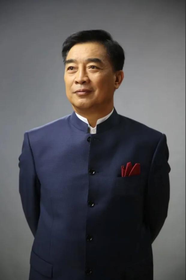 星光不负赶路人，今麦郎董事长范现国荣膺2022全国优秀企业家称号