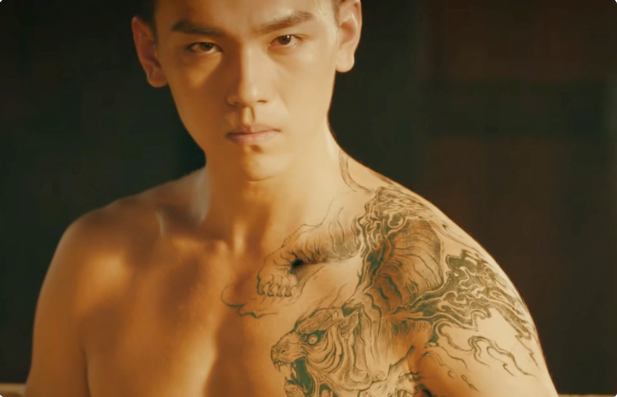 力压《人世间》，飙升榜夺第一，电影版《老九门》开播就是王炸片