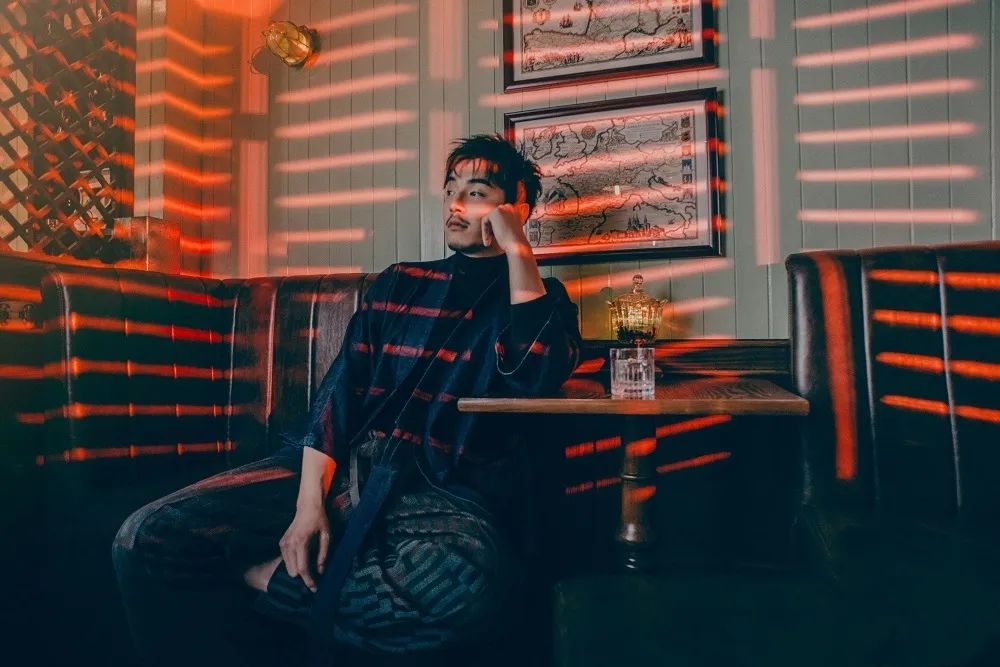 189cm叔系少年爆红!曾是国家级运动员?有颜有身材有演技…