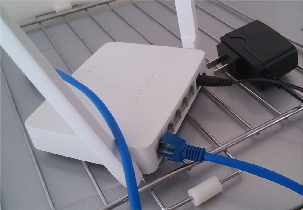 如何避免路由器每天重启,防止别人路由器蹭网教程