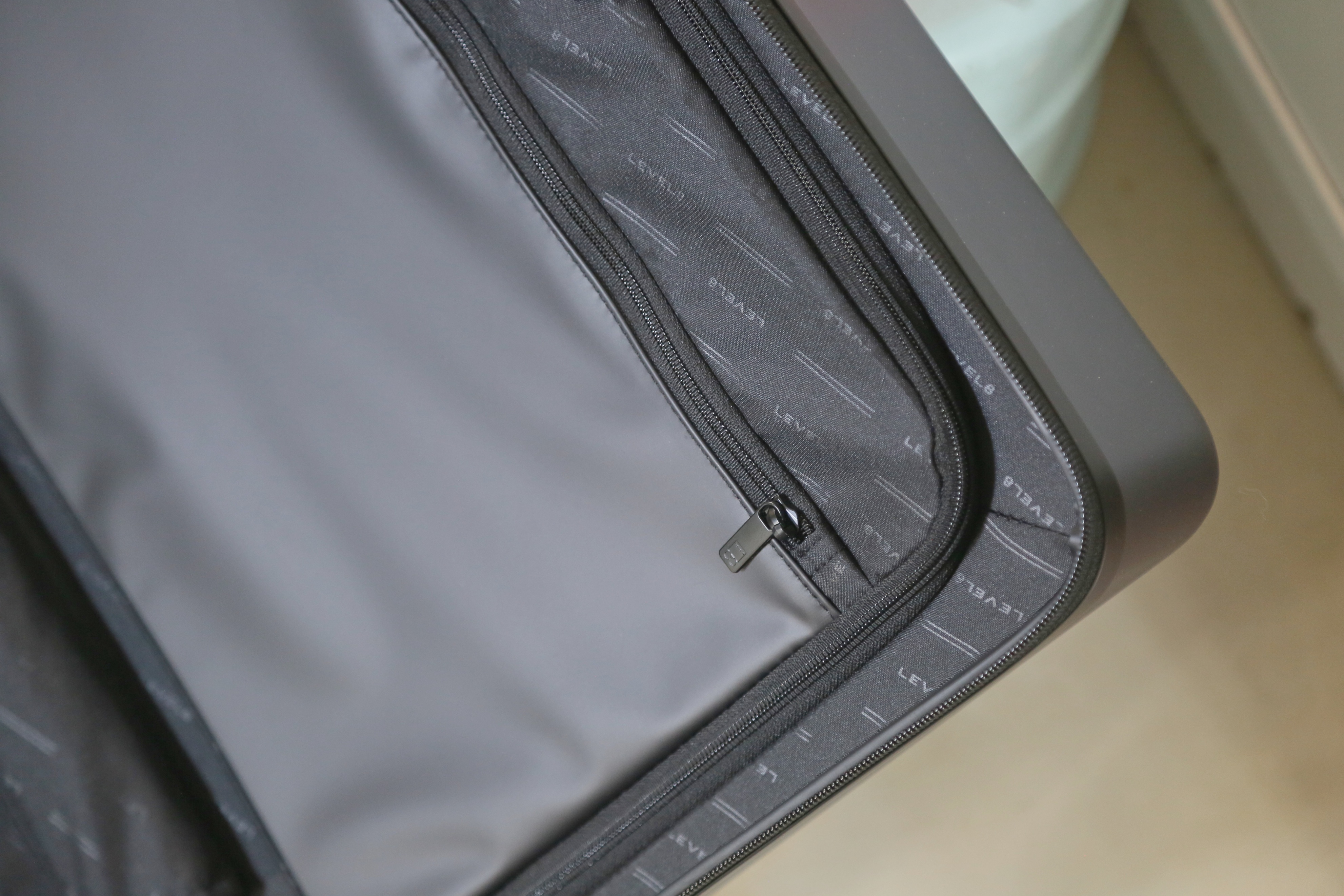 地平线8号行李箱和小米90分旅行箱,行李箱高颜值容量大地平线8号