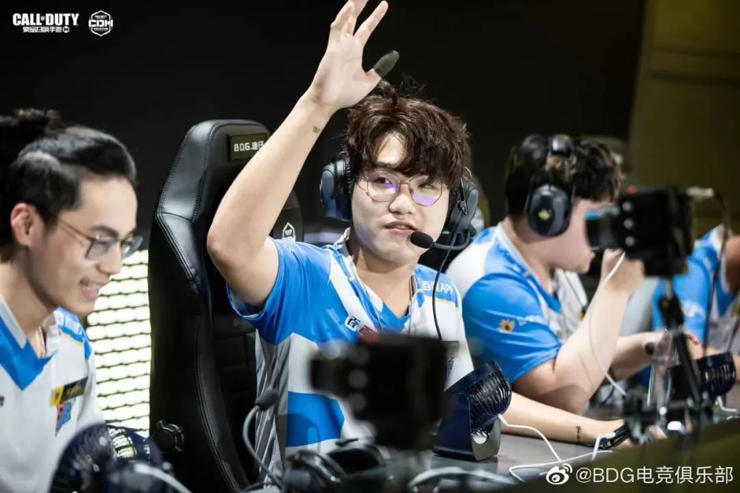 对话BDG俱乐部17岁经理杨皓然：想把队伍做大做强