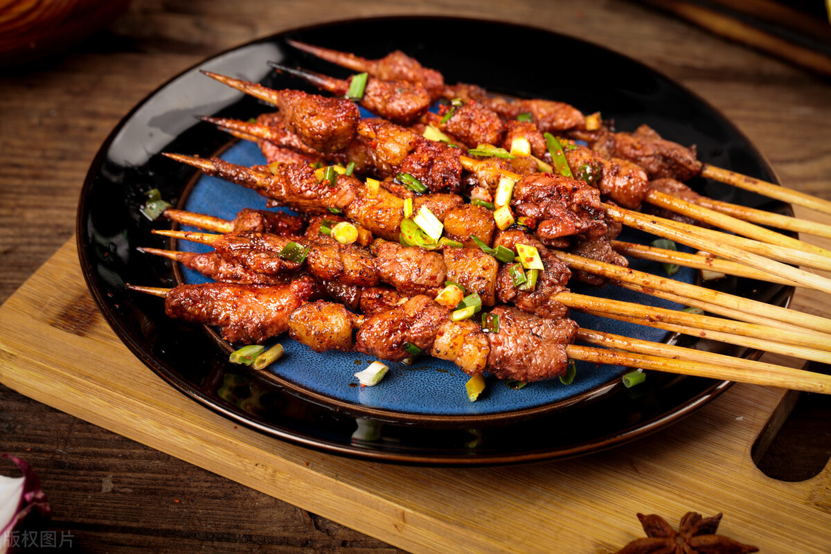 成都夫妻开烧烤店,夫妻俩投资5万开烧烤店年赚20万