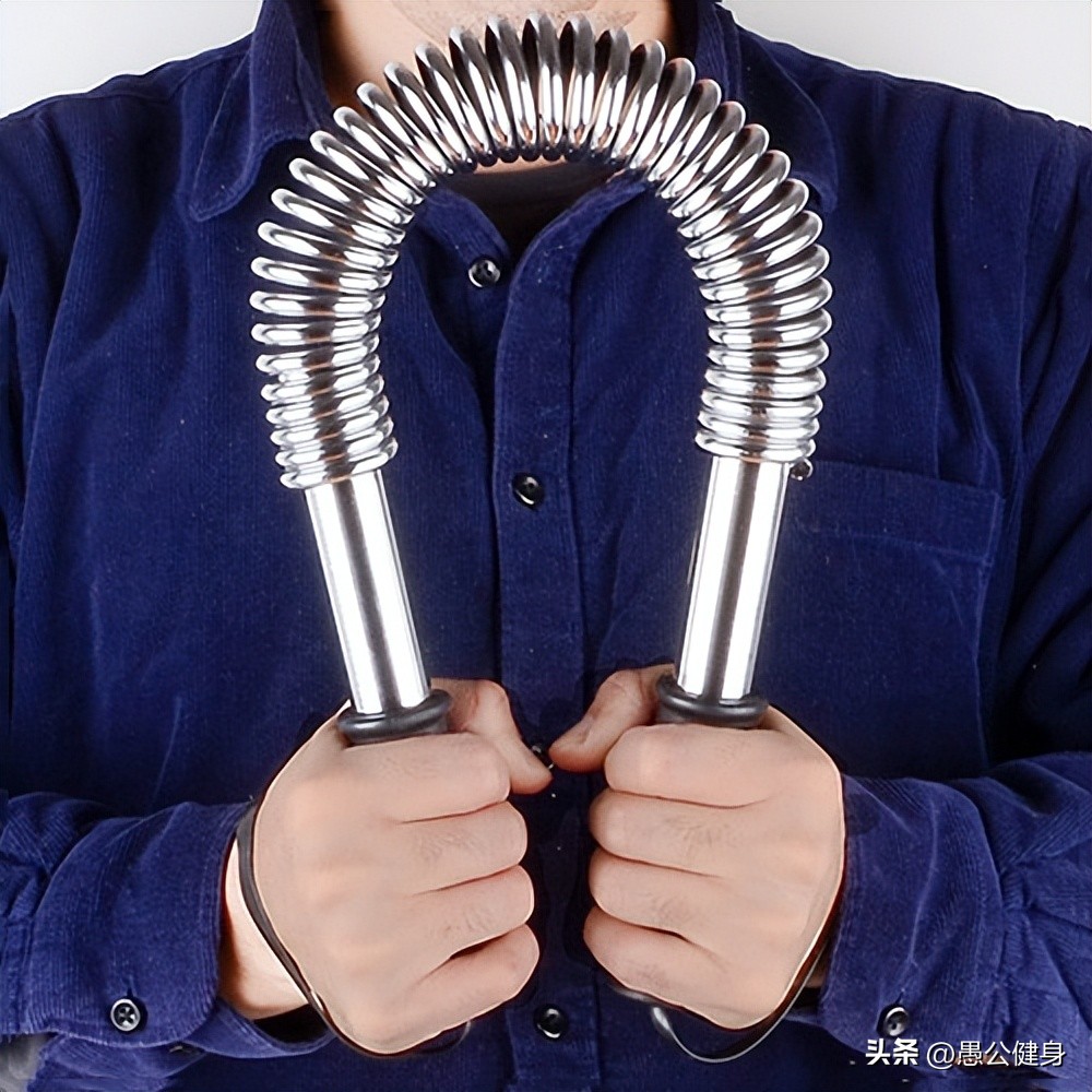 胸肌中缝多久能练出,如何练好胸肌外沿和下沿