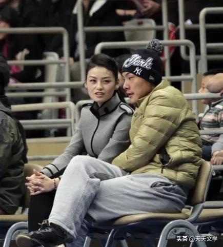 门将王大雷妻子赵立琴讲：他失败时你要鼓励他，胜利时要佯装淡定