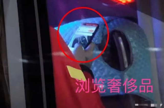 国足不忘选购奢侈品,国足球员买奢侈品